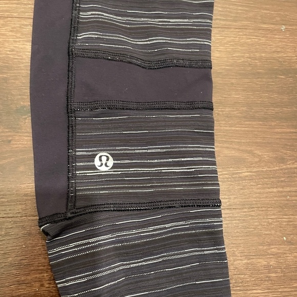 Lululemon Run The World 7/8 Tight | Leggings- Size 6 - Picture 7 of 14